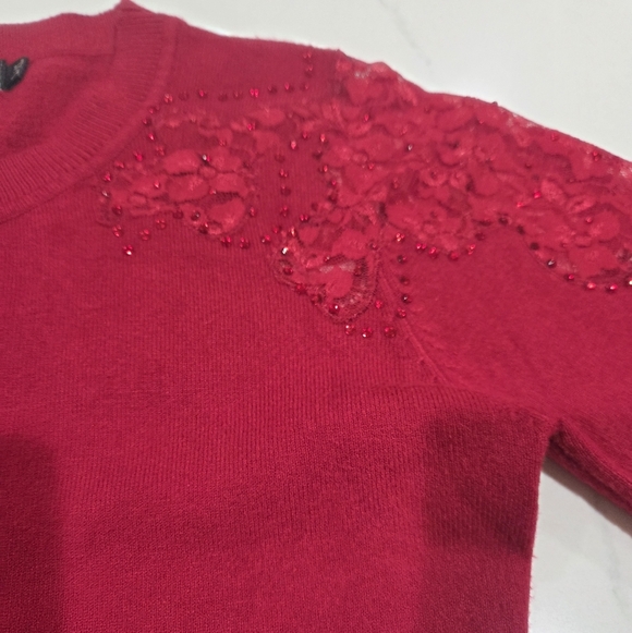 Red Sweater with Sequin Details Size L. - Picture 6 of 15